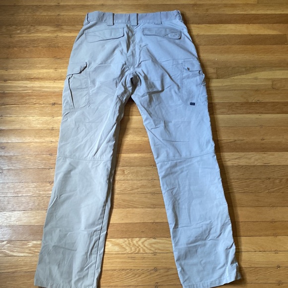 5.11 Tactical Cargo Pants Desert Tan - Picture 3 of 3